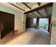 CASA CON PATIO PARA REFORMAR EN BENAGUACIL