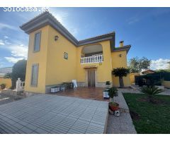 GRAN CHALET EN URBANIZACION MARAVISA DE LA POBLA DE VALLBONA
