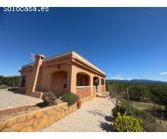 CHALET REFORMADO CON MUCHO TERRENO EN MARINES