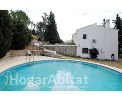 PRECIOSO CHALET EN RESIDENCIAL CON GARAJE, PISCINA PRIVADA, JARDÍN Y TERRAZA