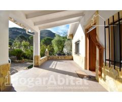 ESPECTACULAR CHALET DE LUJO CON GARAJE, TERRAZA Y PISCINA CLIMATIZADA