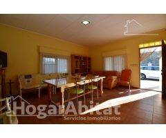 ESPECTACULAR CHALET DE LUJO CON GARAJE, TERRAZA Y PISCINA CLIMATIZADA