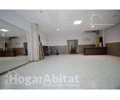 AMPLIO LOCAL COMERCIAL REFORMADO EN EL CENTRO
