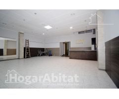 AMPLIO LOCAL COMERCIAL REFORMADO EN EL CENTRO