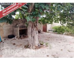 CASA ESQUINERA CON BARBACOA Y RODEADA DE NATURALEZA