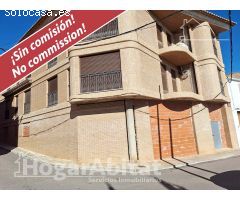EDIFICIO EN CONSTRUCCIÓN CON GARAJE PARA TERMINAR AL GUSTO DEL COMPRADOR
