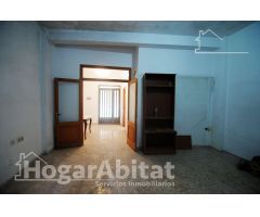 AMPLIA CASA CON TERRAZA ¡EL LUGAR IDEAL PARA CREAR LA CASA DE TUS SUEÑOS!