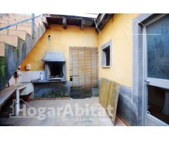 AMPLIA CASA CON TERRAZA ¡EL LUGAR IDEAL PARA CREAR LA CASA DE TUS SUEÑOS!