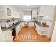CHALET SEMINUEVO CON TERRAZA Y GARAJE