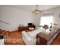 CHALET SEMINUEVO CON TERRAZA Y GARAJE