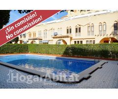 ADOSADO CON PISCINA, PARKING Y TERRAZA CERCA DE LA PLAYA
