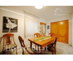 ¡GRAN OPORTUNIDAD! CASA DE PUEBLO CON PATIO, TERRAZA Y TRASTERO