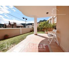 IMPRESIONANTE CHALET  CON TERRAZA, GARAJE Y BARBACOA