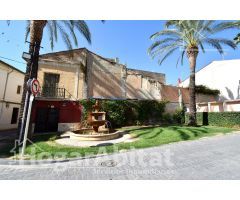 ¡EXCELENTE UBICACIÓN! CASA PARA REFORMAR CON TERRAZA Y BARBACOA
