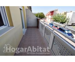 ADOSADO SEMINUEVO CON GARAJE Y TERRAZA