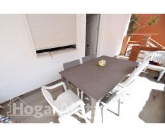 CHALET REFORMADO CON BARBACOA, GARAJE Y TERRAZA JUNTO A LA PLAYA