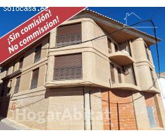 EDIFICIO EN CONSTRUCCIÓN CON GARAJE PARA TERMINAR AL GUSTO DEL COMPRADOR