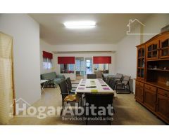 EXTERIOR CON TERRAZA JUNTO A LA PLAYA