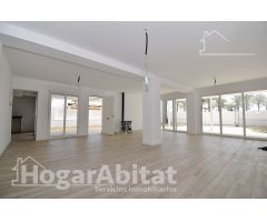 VILLA DE LUJO A ESTRENAR CON PISCINA, TERRAZA Y ZONA DE APARCAMIENTO