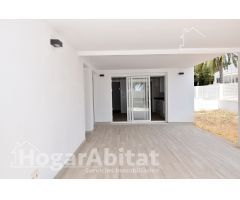 VILLA DE LUJO A ESTRENAR CON PISCINA, TERRAZA Y ZONA DE APARCAMIENTO