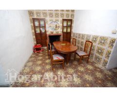 AMPLIA CASA CON 2 TERRAZAS Y GARAJE