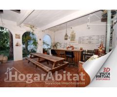 CHALET CON GARAJE Y TERRAZA CERCA DEL PUERTO