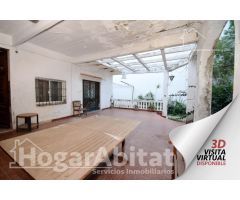 CHALET CON GARAJE Y TERRAZA CERCA DEL PUERTO