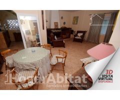 CHALET CON GARAJE Y TERRAZA CERCA DEL PUERTO