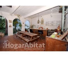 CHALET CON GARAJE Y TERRAZA CERCA DEL PUERTO