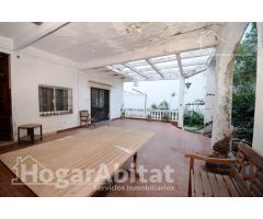 CHALET CON GARAJE Y TERRAZA CERCA DEL PUERTO