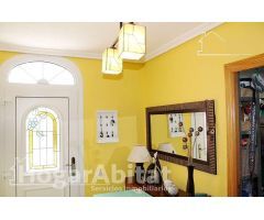 ACOGEDORA CASA CON GARAJE, TERRAZA Y TRASTEO