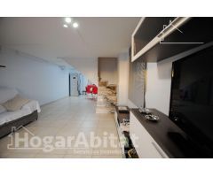 ADOSADO SEMINUEVO CON PISCINA, GARAJE Y TERRAZA CERCA DE LA PLAYA