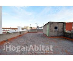 GRAN CASA DE PUEBLO ESQUINERA CON TRASTERO Y TERRAZA