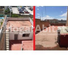 DE 2 ALTURAS CON 2 TERRAZAS cerca del Ayuntamiento