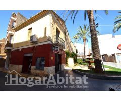 ¡EXCELENTE UBICACIÓN! CASA PARA REFORMAR CON TERRAZA Y BARBACOA