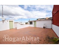 AMPLIO ADOSADO CON GARAJE, TERRAZA Y TRASTERO