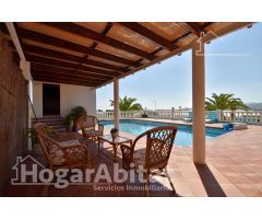 CHALET CON PISICINA, GARAJE, BARBACOA  Y JARDÍN