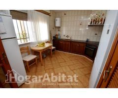 CHALET CON PISICINA, GARAJE, BARBACOA  Y JARDÍN