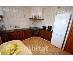 CHALET CON PISICINA, GARAJE, BARBACOA  Y JARDÍN