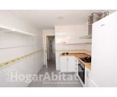 AMPLIO CON BALCÓN, GARAJE, TRASTERO Y ASCENSOR