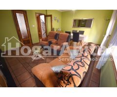 Magnífica casa doble con garaje y enorme terraza