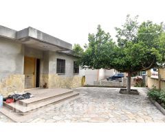 CHALET SEMINUEVO CON GARAJE, PISCINA Y AMPLIA PARCELA