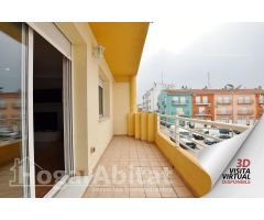 ADOSADO SEMINUEVO CON GARAJE, BALCÓN Y TERRAZA