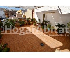 CASA SEMINUEVA, AMPLIA Y CON TERRAZA