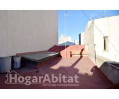 MAGNIFICA CASA CON TERRAZA Y LOCAL COMERCIAL EN EL CENTRO