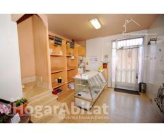 MAGNIFICA CASA CON TERRAZA Y LOCAL COMERCIAL EN EL CENTRO