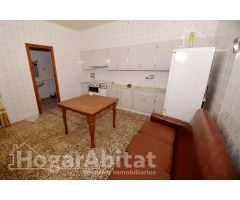 GRAN CASA CON TERRAZA Y TRASTERO
