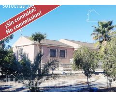 ¡VISTAS A LA MONTAÑA! GRAN CHALET CON ZONA DE PARKING, PISCINA Y PARCELA