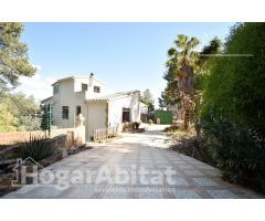 CHALET CON GARAJE, TERRAZA Y BARBACOA