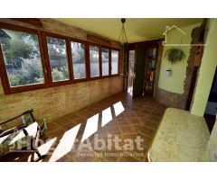 CHALET CON GARAJE, TERRAZA Y BARBACOA
